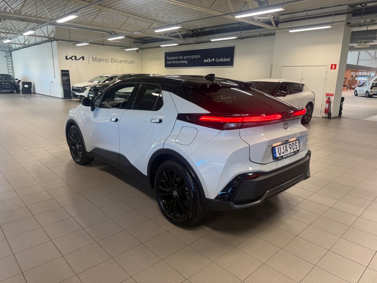 Toyota C-HR 2024, bild 2/10