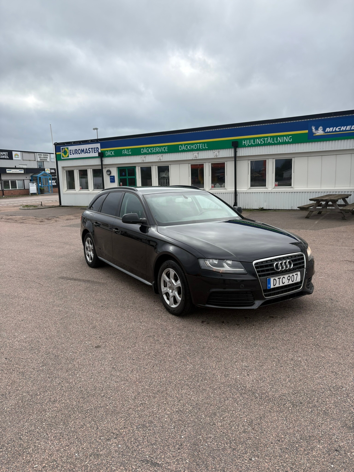 Audi A4 Avant 2.0 TDI DPF Manuell 2010, bild 2/6