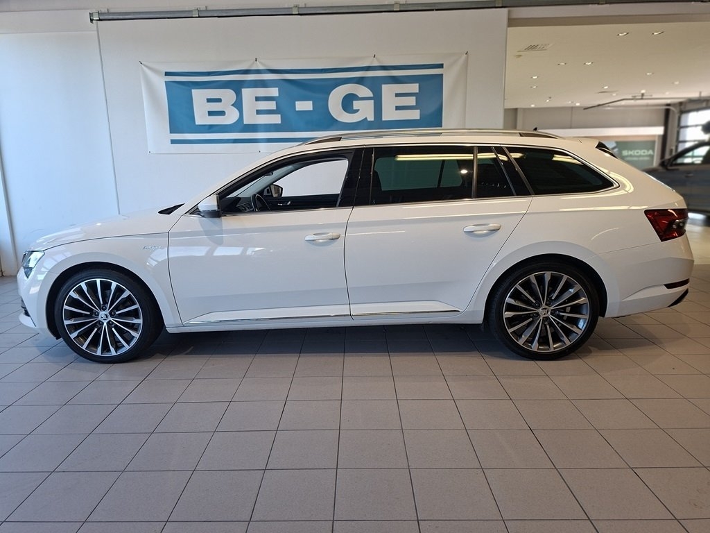 Skoda Superb 2021, bild 2/10