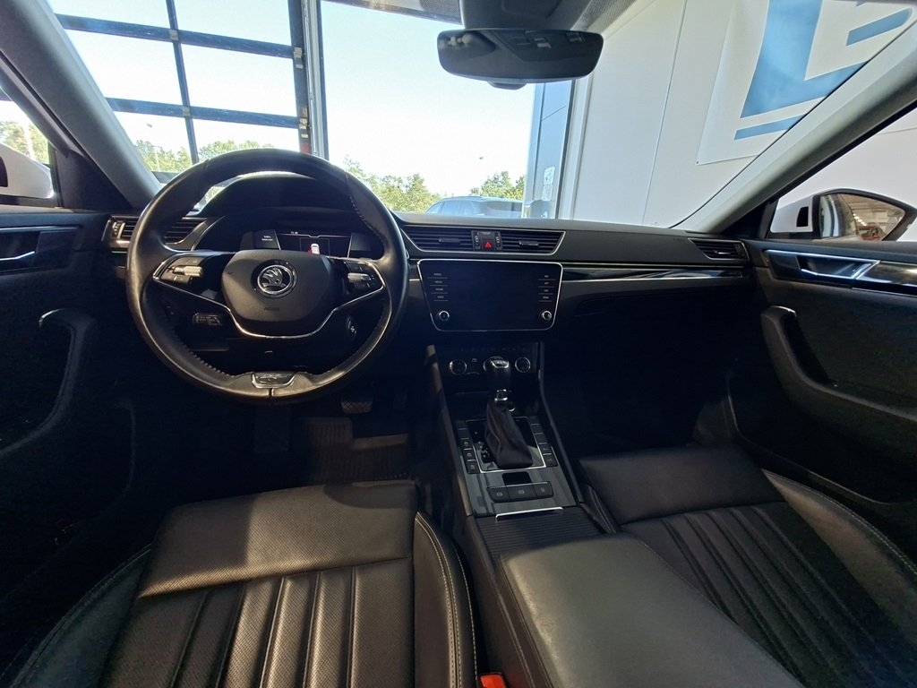 Skoda Superb 2021, bild 7/10