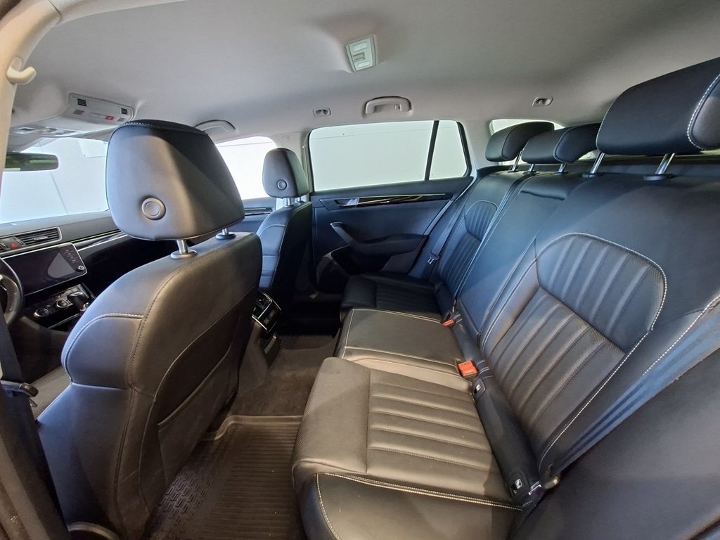 Skoda Superb 2021, bild 6/10