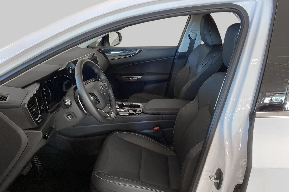 Lexus NX 450h+ Business Plus 2026, photo 6/10