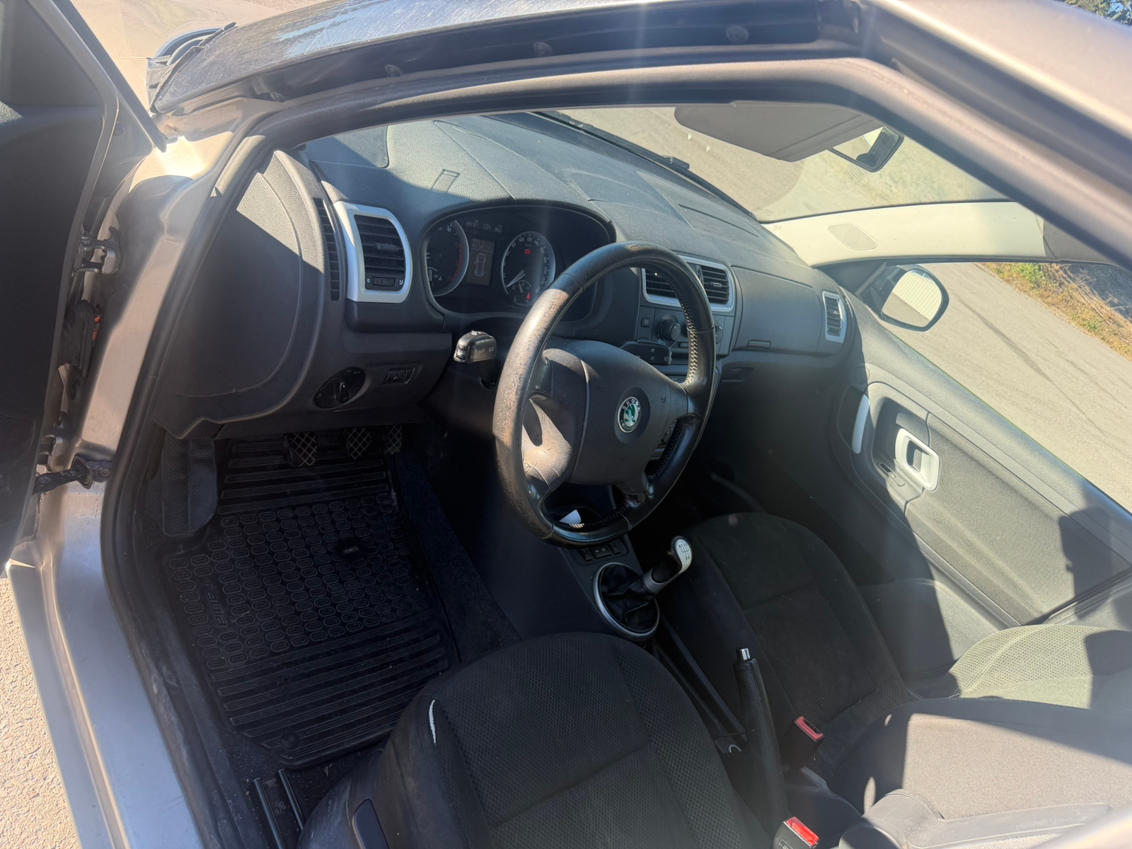 Skoda Fabia 1.2 Manuell 2007, bild 7/8