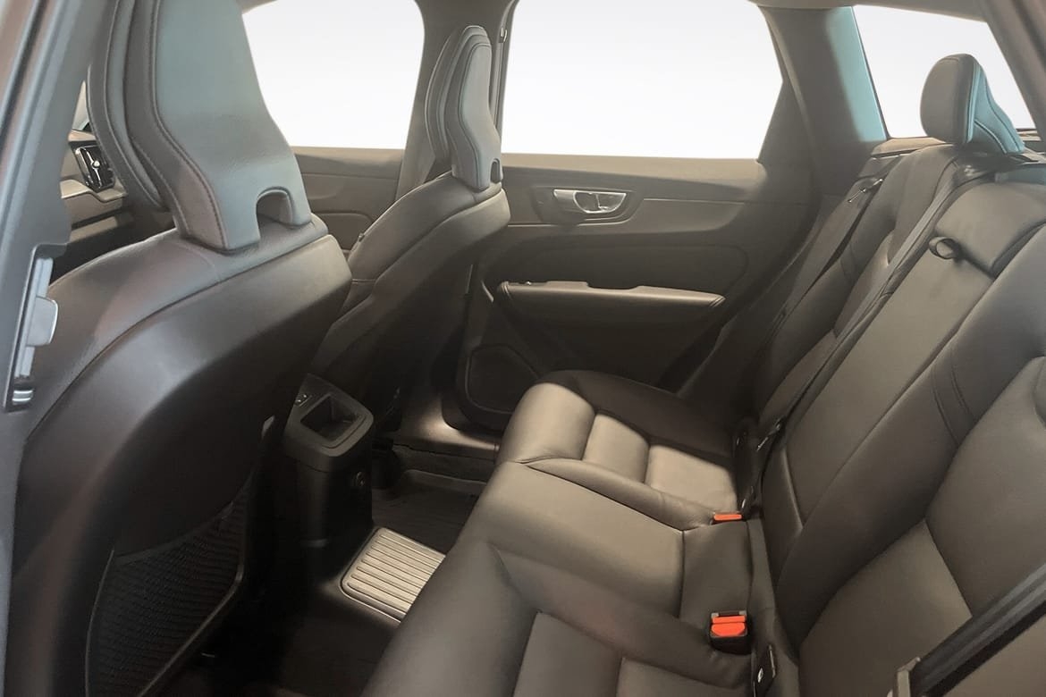 Volvo XC60 2024, photo 7/16