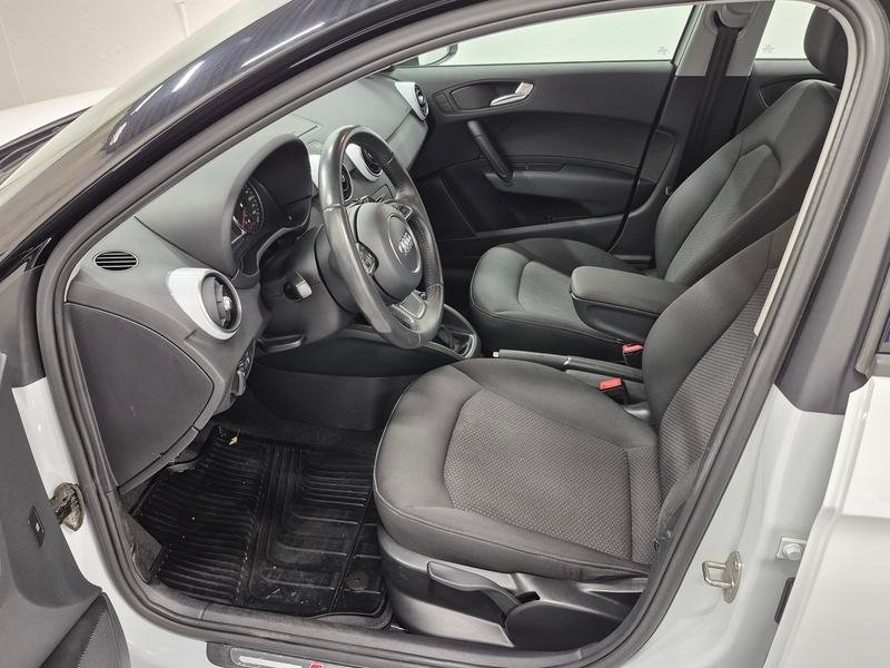 Audi A1 SPORTBACK S-Line 2014, bild 2/7