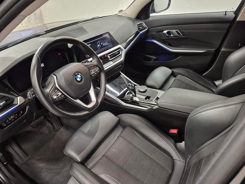 BMW 320 d TOURING XDRIVE 2021, photo 2/10