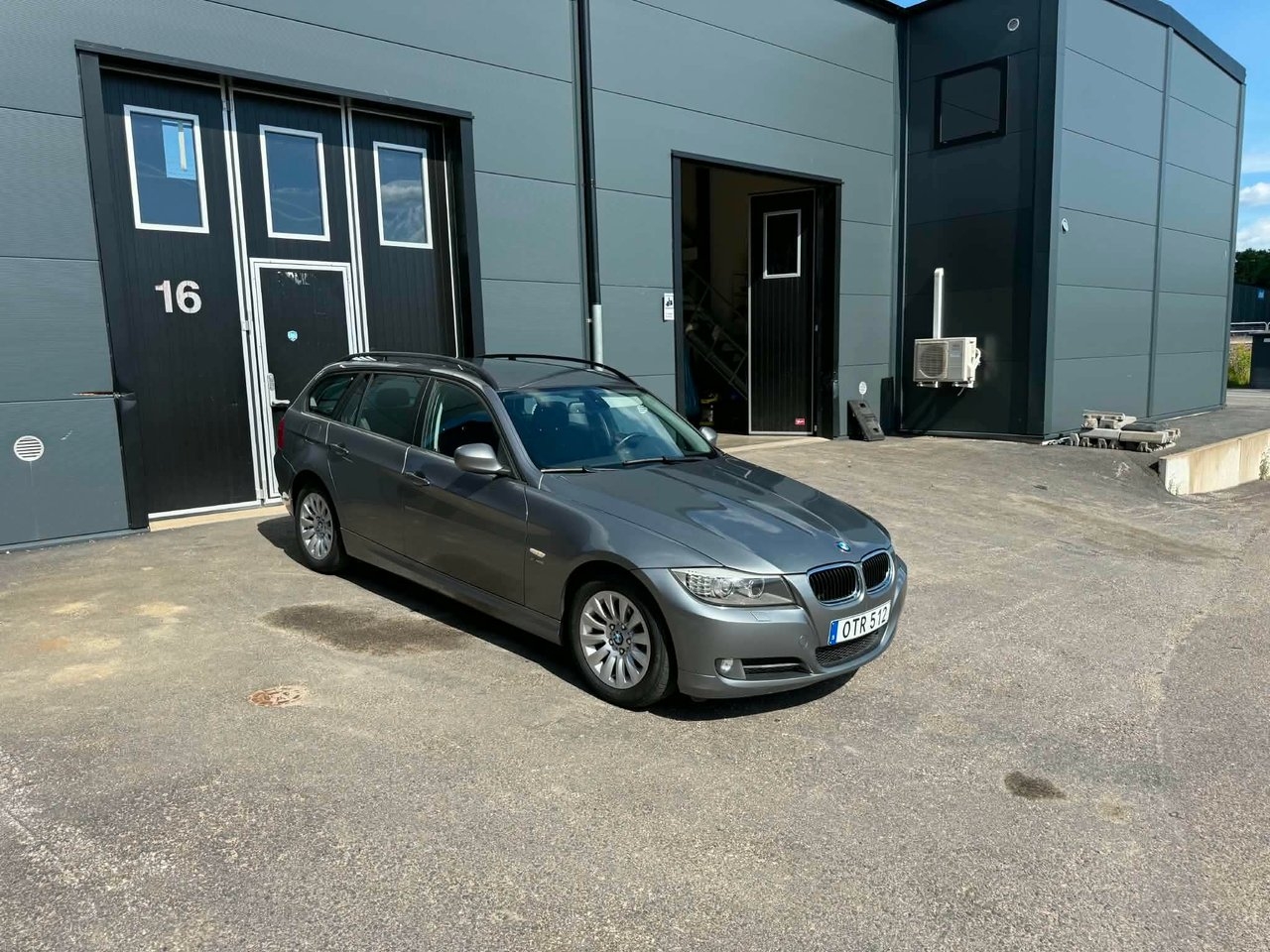BMW 320 d xDrive Touring Comfort Euro 5 2009, bild 2/6
