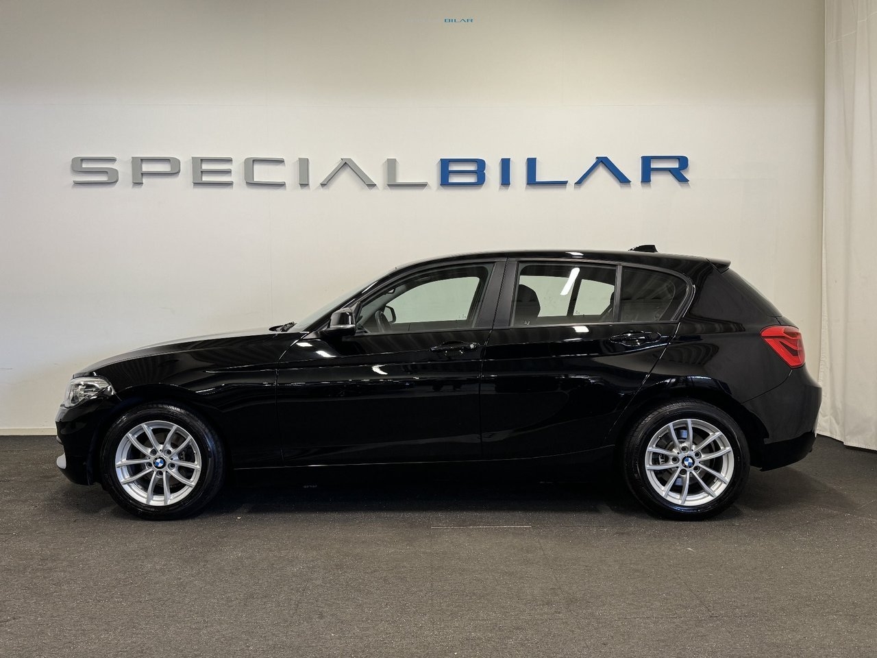 BMW 116 d 5-dörrars Advantage 2016, bild 2/10