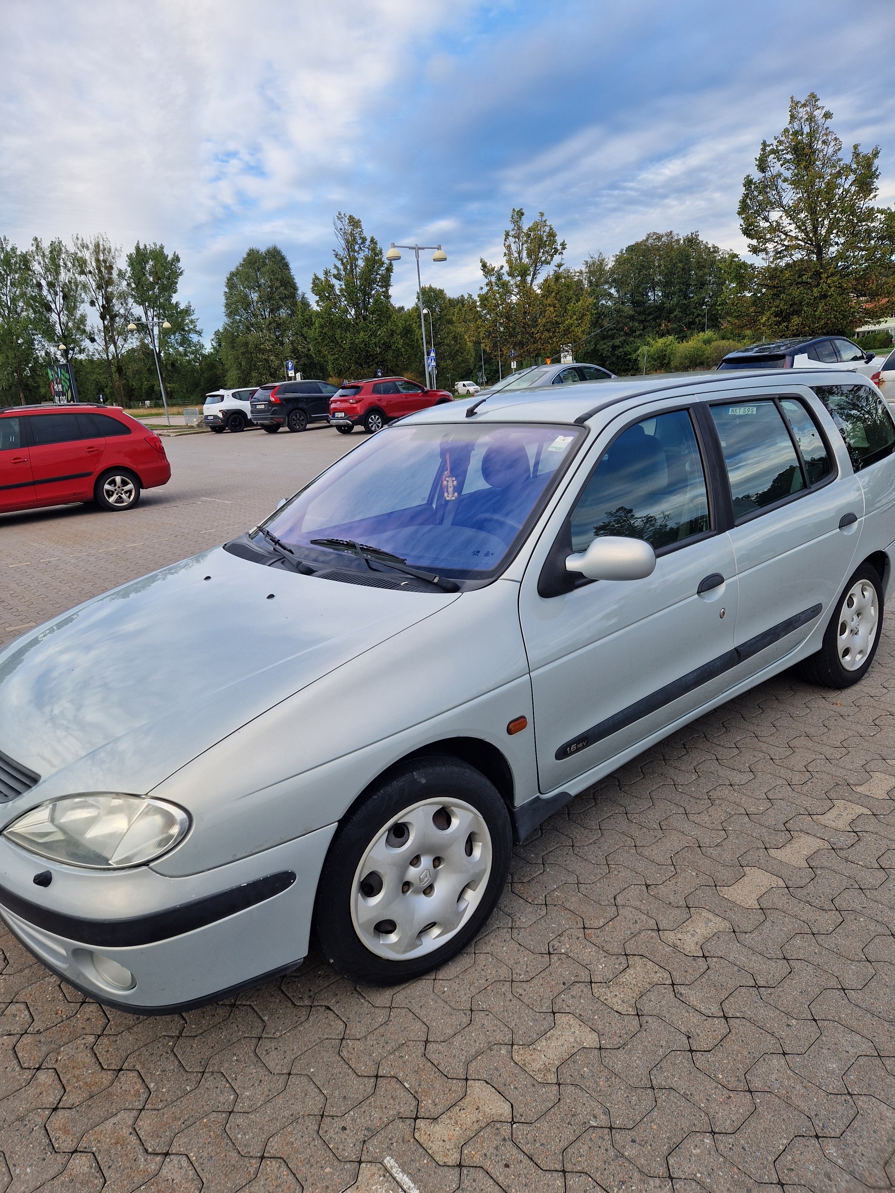 Renault Megane I Grandtour 1.6 Manuell 2002, bild 3/8