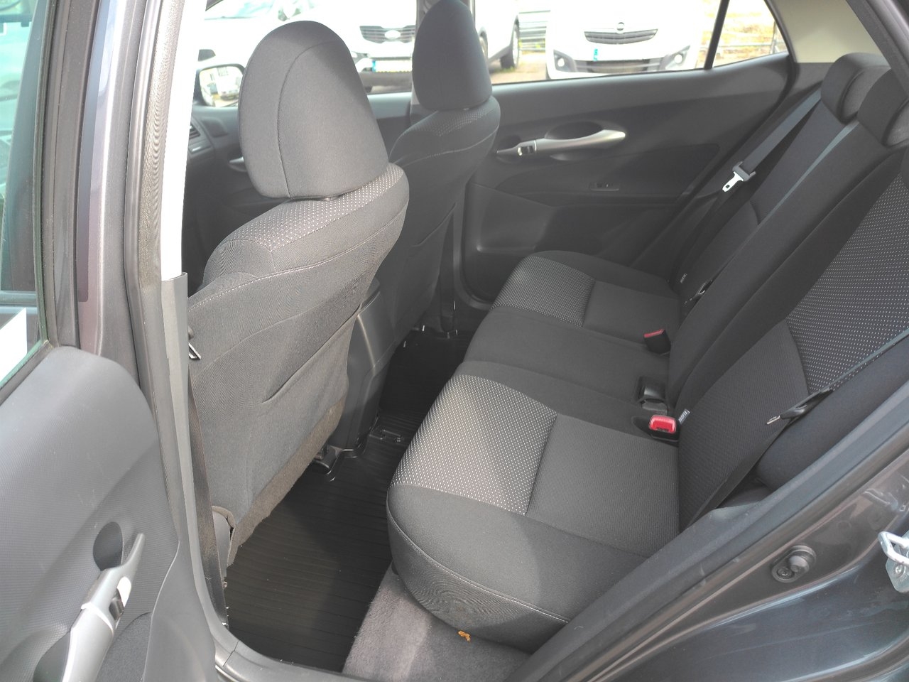 Toyota Auris 2012, photo 6/10