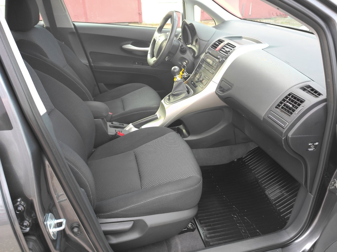 Toyota Auris 2012, photo 7/10