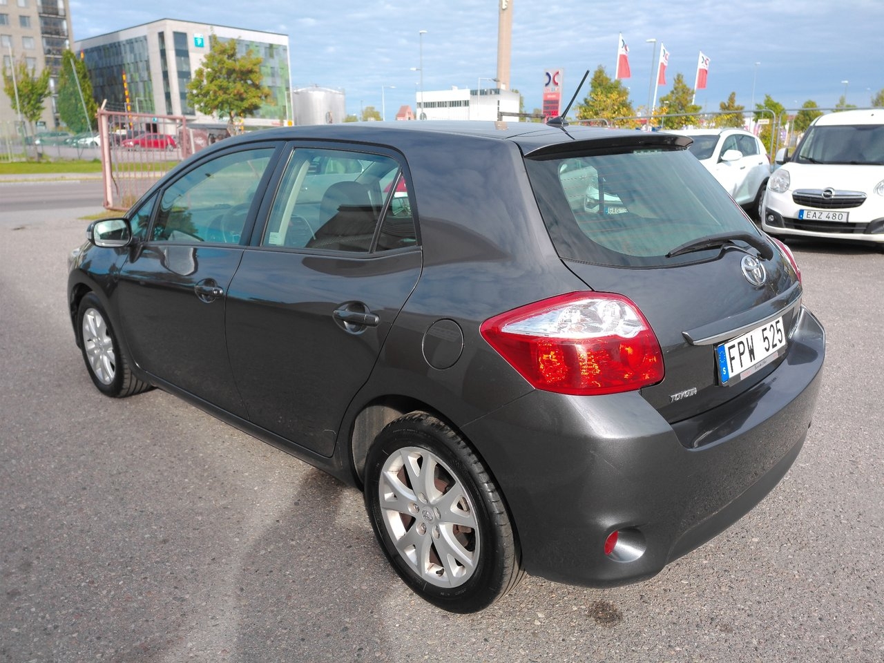 Toyota Auris 2012, photo 4/10