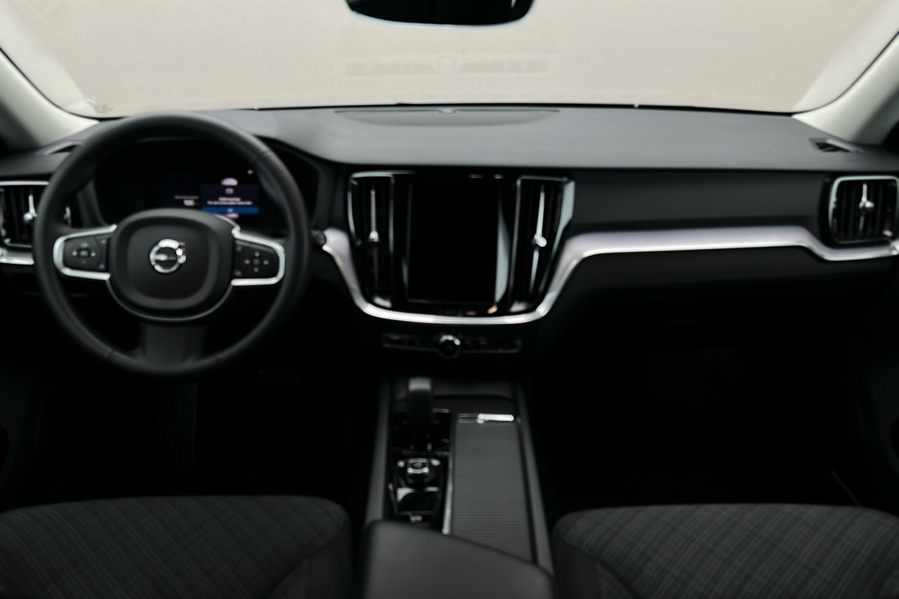 Volvo V60 B4 197hk Core 2024, bild 3/3