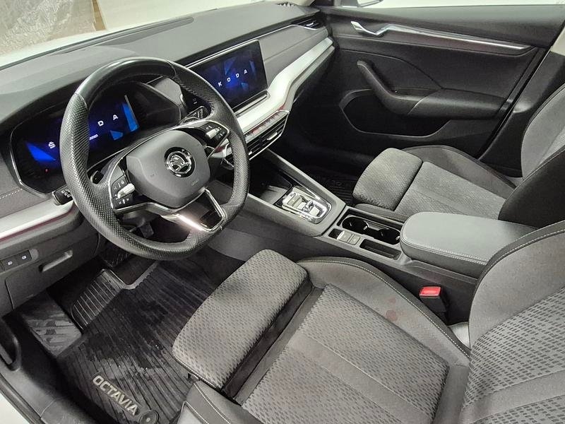 Skoda Octavia COMBI AWD 2023, bild 2/10