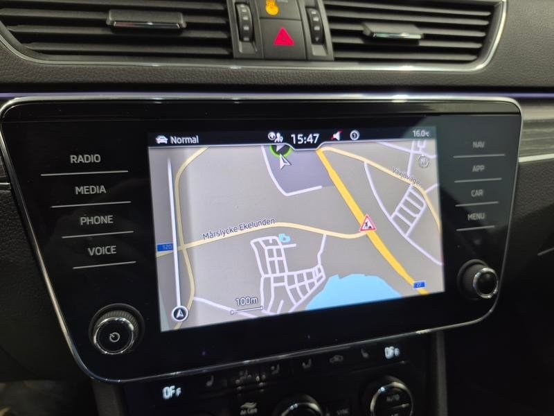 Skoda Superb iV COMBI Plug in 2024, bild 7/10