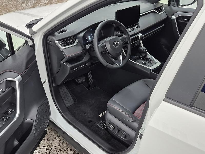 Toyota RAV4 Hybrid Plug in 2025, bild 2/10