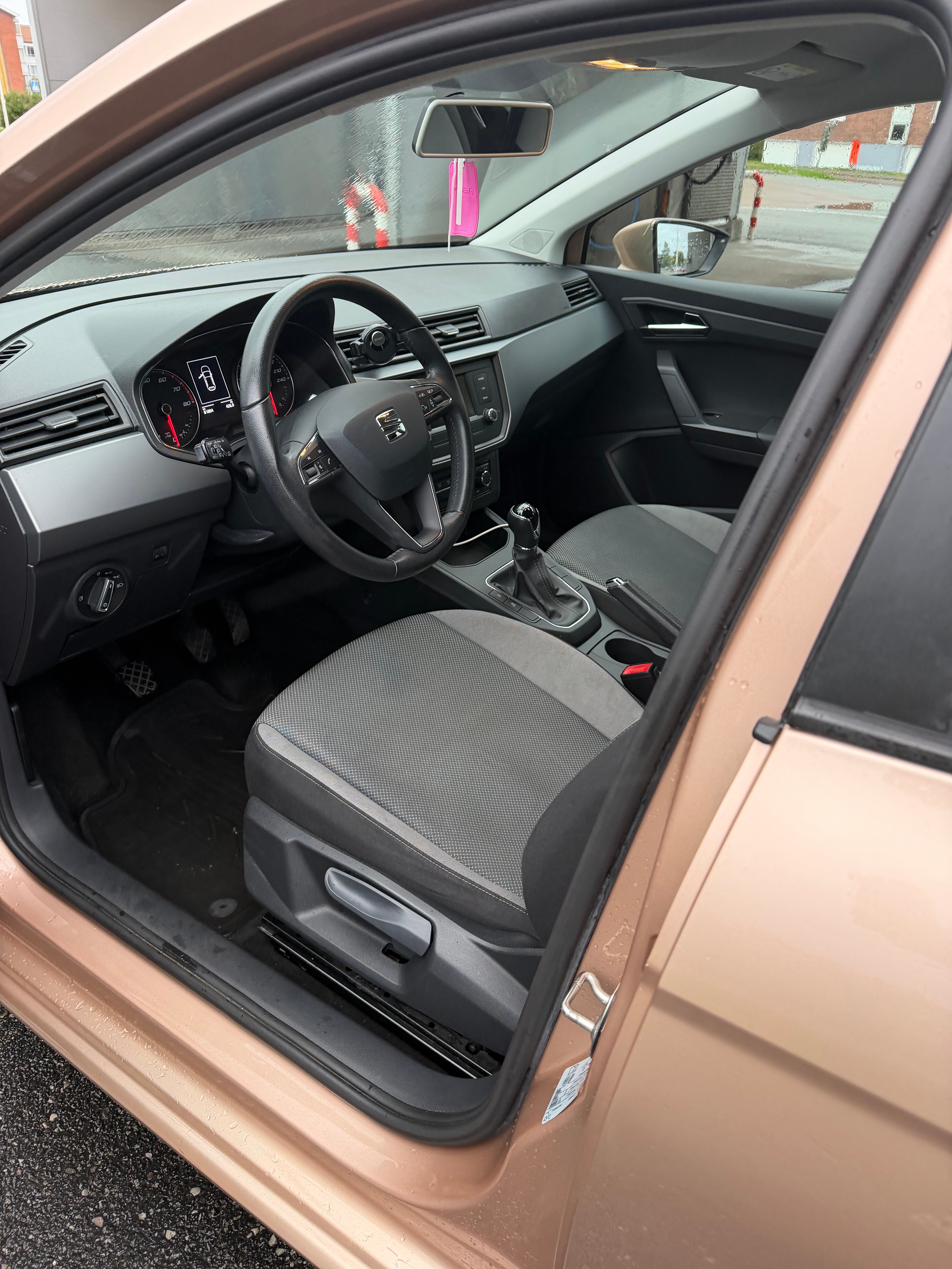 Seat Ibiza 1.0 TSI Manuell 2018, bild 3/10