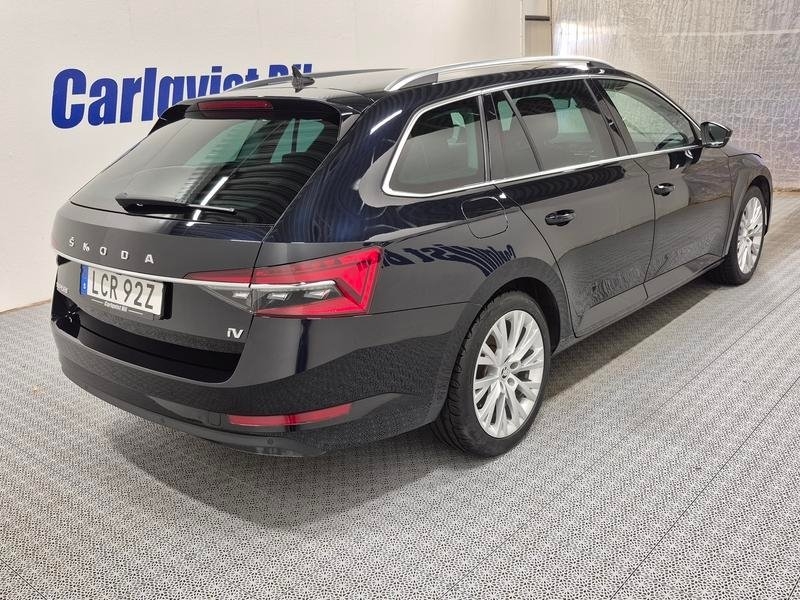 Skoda Superb iV COMBI Plug in 2021, bild 4/10