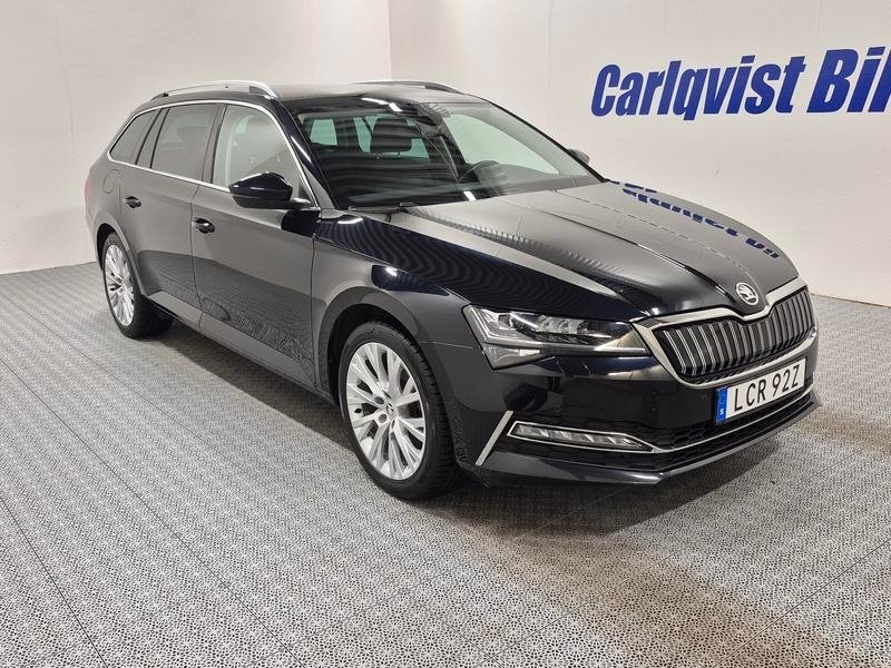 Skoda Superb iV COMBI Plug in 2021, bild 3/10