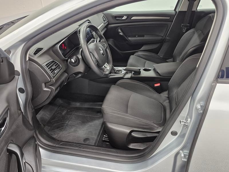 Renault Megane 5DR 2022, bild 2/8
