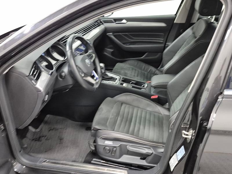 Volkswagen Passat 2022, bild 2/10