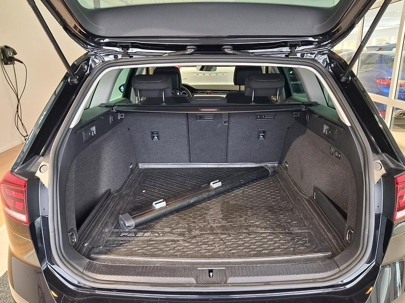 Volkswagen Passat SPORT COMBI 2023, bild 7/7