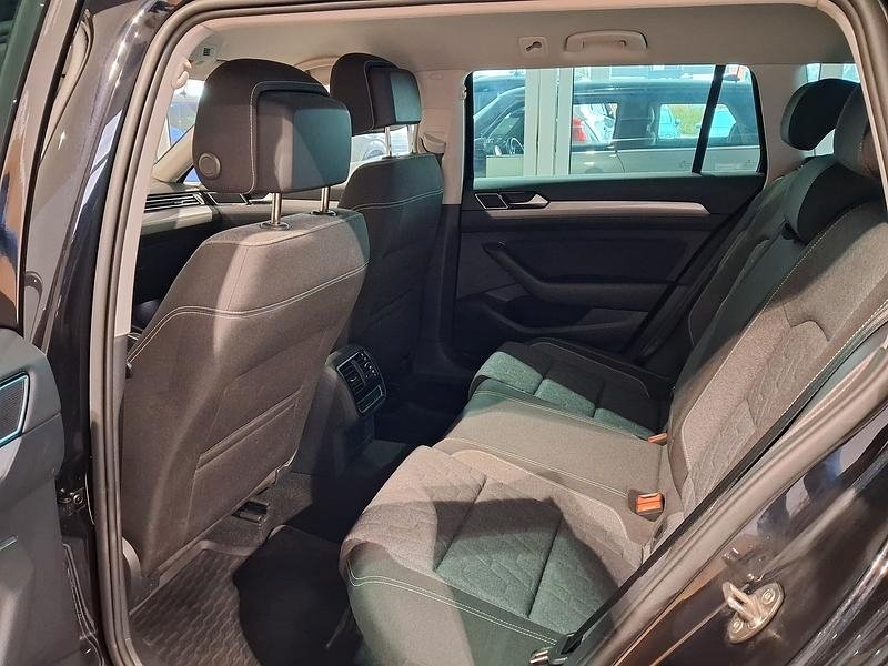 Volkswagen Passat SPORT COMBI 2023, bild 5/7