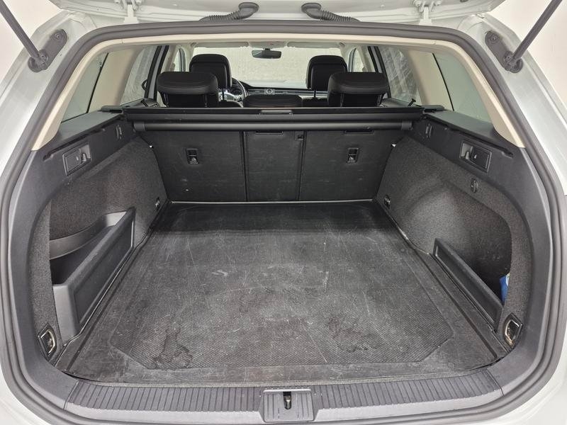 Volkswagen Passat 2018, bild 7/7