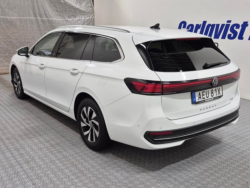 Volkswagen Passat SPORTSCOMBI 2024, photo 3/10