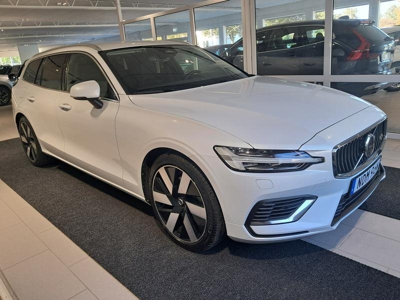 Volvo V60 T6 Core Bright plug in 2024, bild 3/7