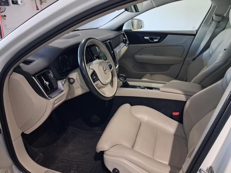 Volvo V60 D3 2019, bild 2/6
