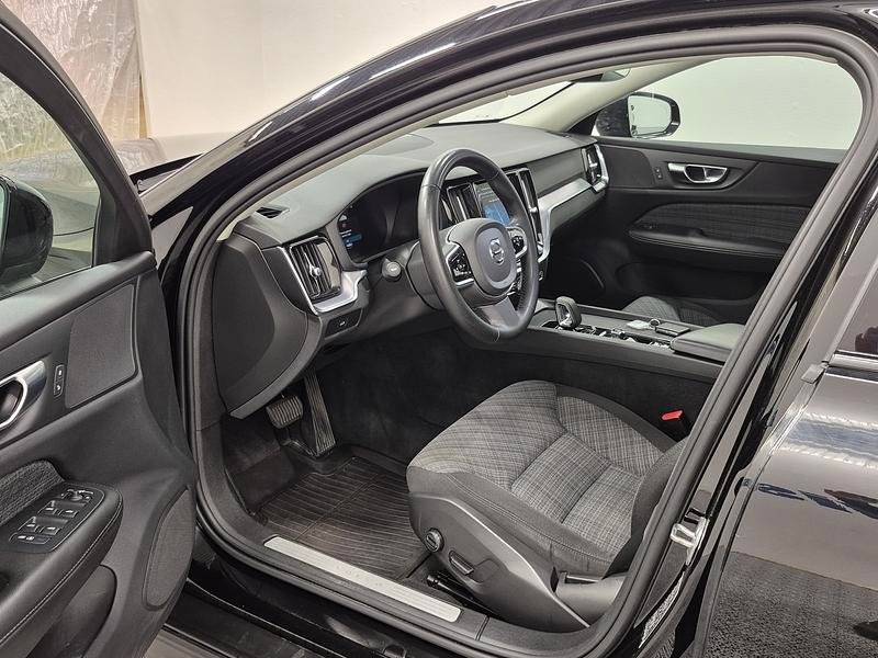 Volvo V60 Cross Country 2023, bild 2/10