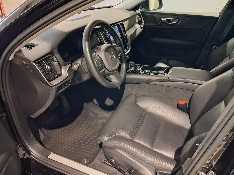 Volvo V60 T6 Recharge Core Plug in 2023, kuva 2/7