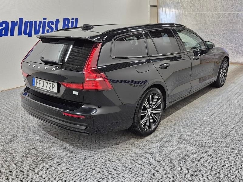 Volvo V60 Recharge Plus Dark plug in 2024, bild 4/10