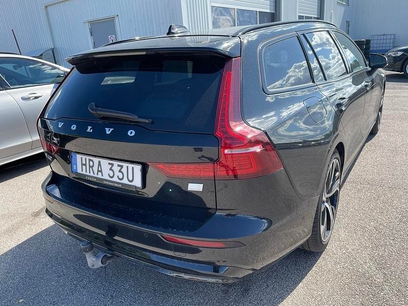 Volvo V60 T6 Recharge Plus Dark plug in 2024, bild 3/5