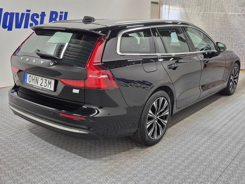 Volvo V60 T6 Recharge Core Plug in 2023, photo 4/11