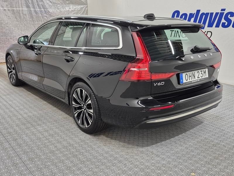 Volvo V60 T6 Recharge Core Plug in 2023, photo 5/11