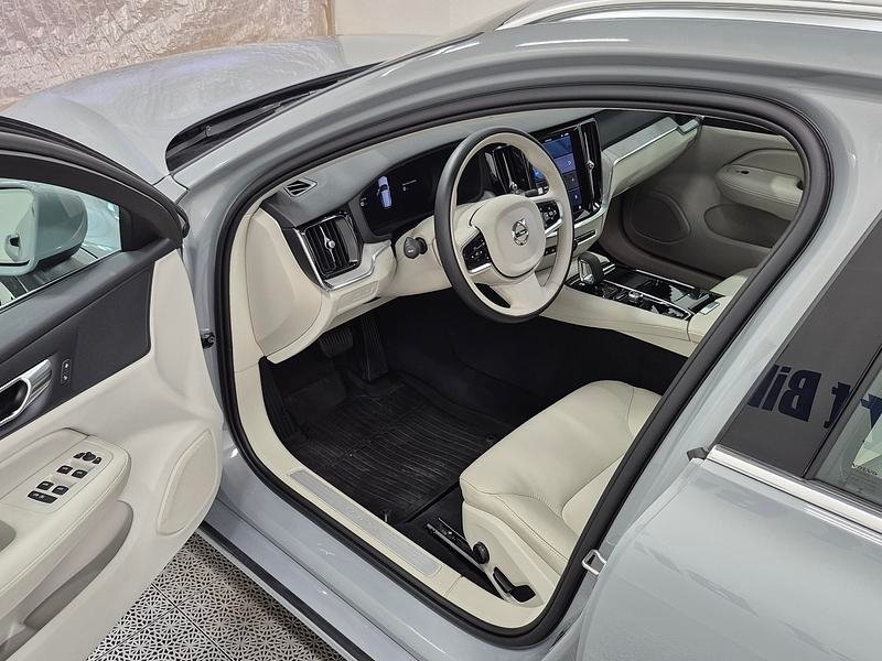Volvo V60 2025, kuva 2/10