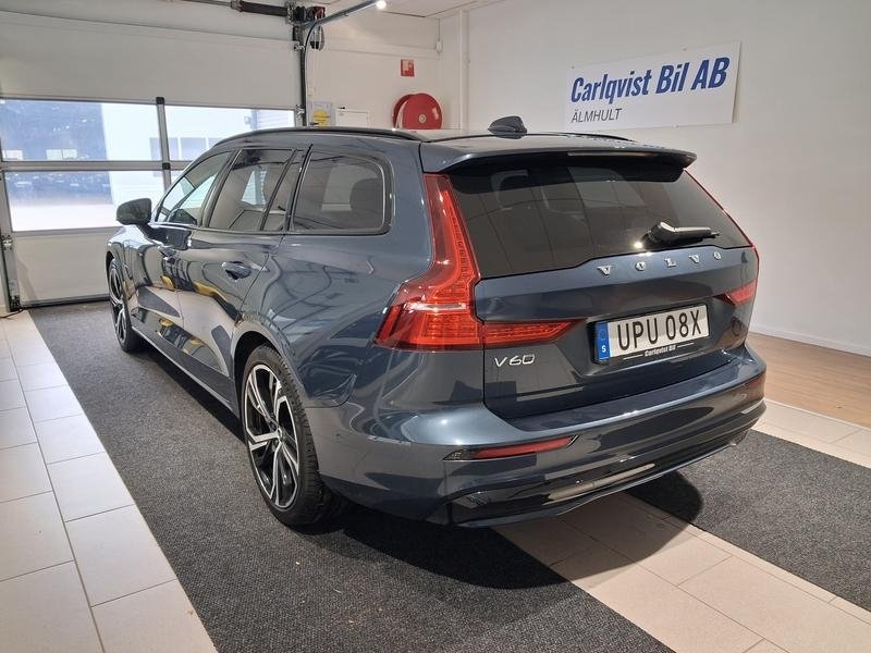 Volvo V60 T6 Recharge Plus Dark plug in 2023, bild 5/7