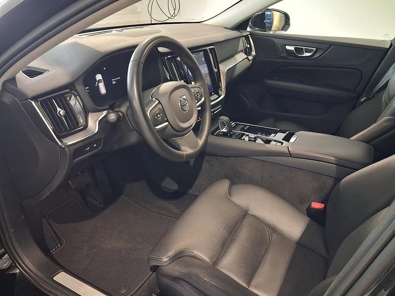 Volvo V60 T6 Recharge Core plug in 2024, kuva 3/6