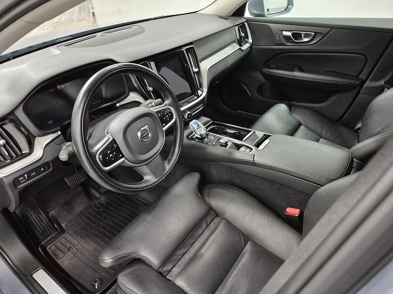 Volvo V60 2022, bild 2/10