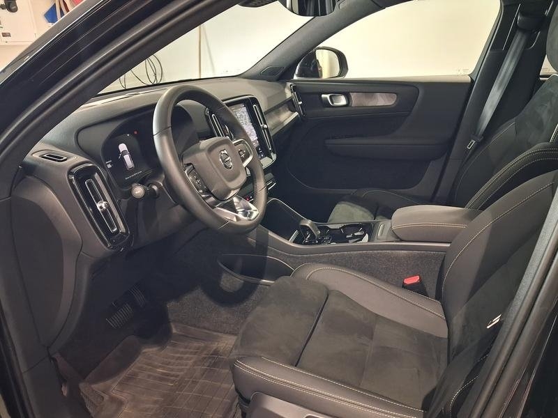 Volvo XC40 Recharge Extended Range 2023, bild 2/6
