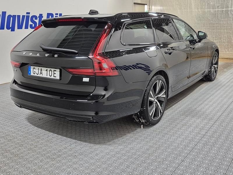 Volvo V90 T6 Recharge Plus Dark plug in 2023, bild 4/10