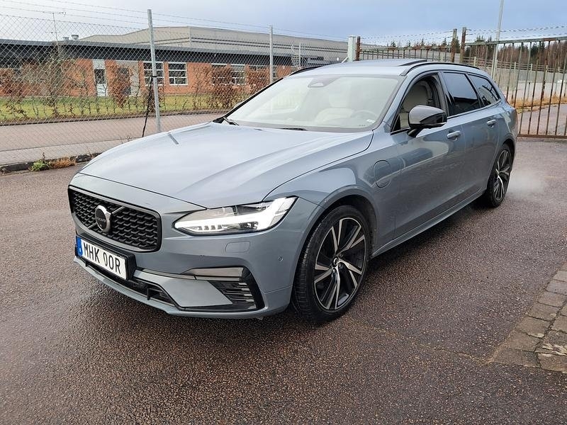Volvo V90 T8 Recharge R-Design plug in 2022, kuva 3/6