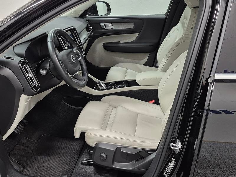 Volvo XC40 2021, bild 2/9