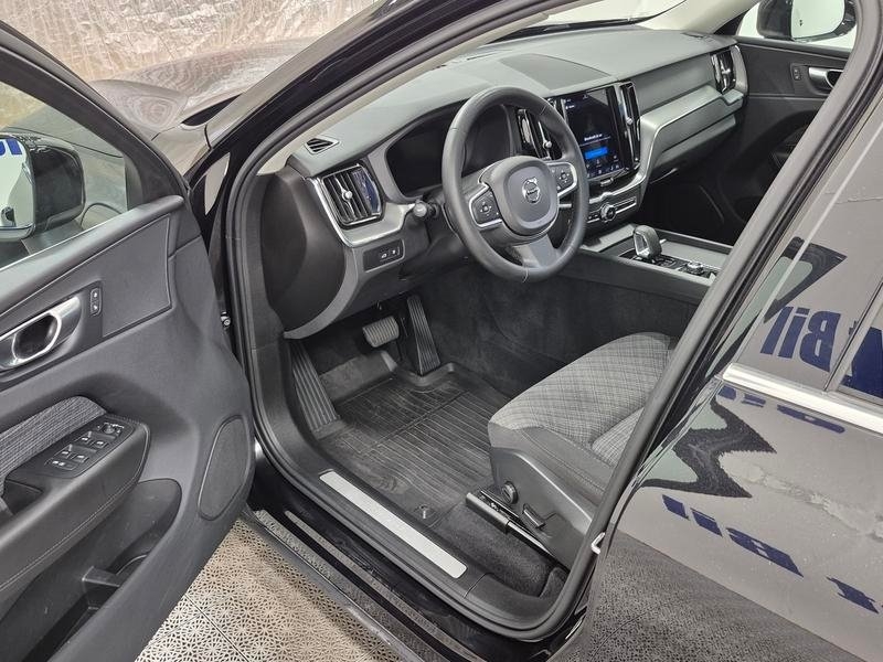 Volvo XC60 2023, bild 2/12