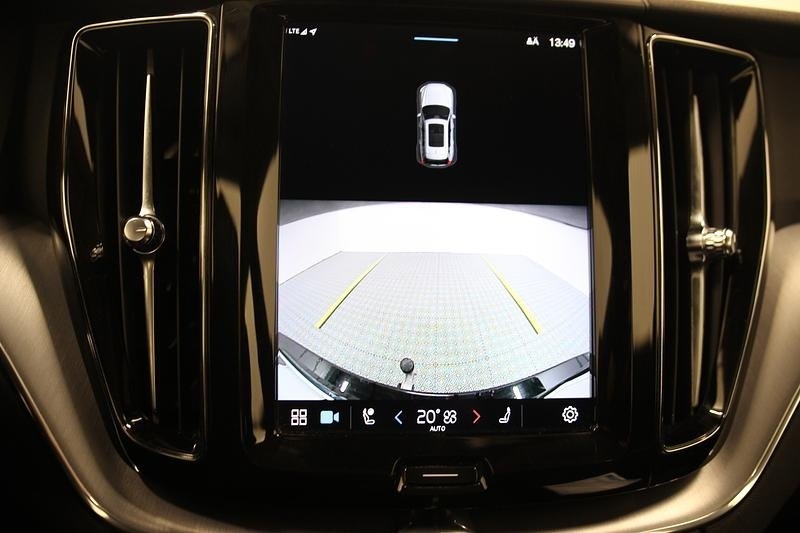 Volvo XC60 B4 MILDHYBRID 2022, photo 7/10