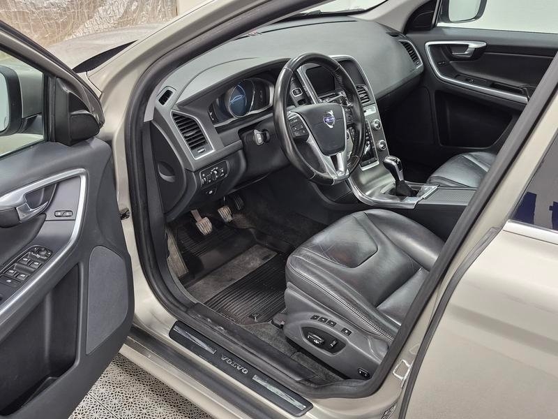 Volvo XC60 D4 2016, bild 2/10