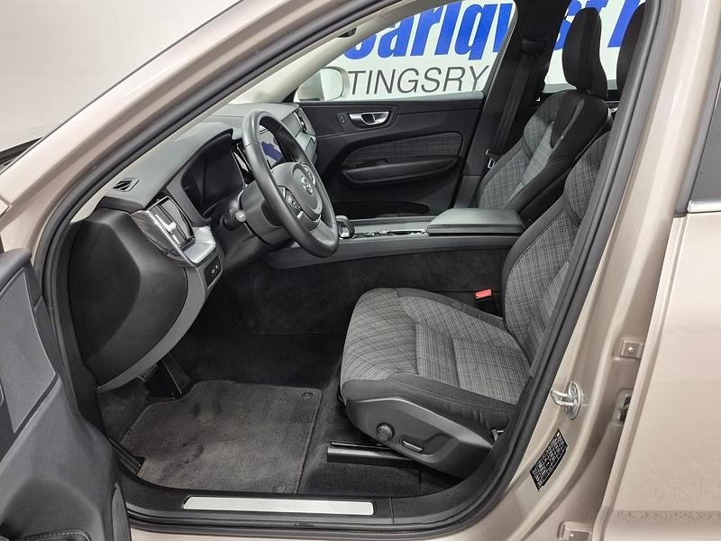 Volvo XC60 2023, bild 2/10