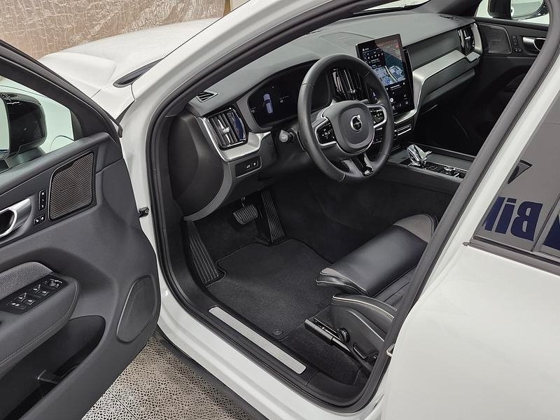 Volvo XC60 2026, bild 2/10